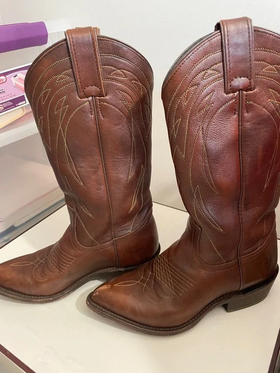 Frye Women’s Cowboy Boots - Picture 4 of 9